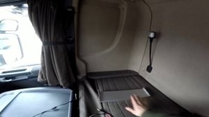Как установить телевизор на 12В в кабине грузовика