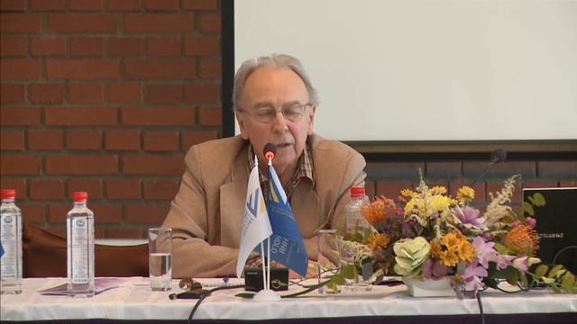 Джеффри Хоскинг (Гражданское образование в современном мире, Химки, октябрь 2014) смотреть онлайн