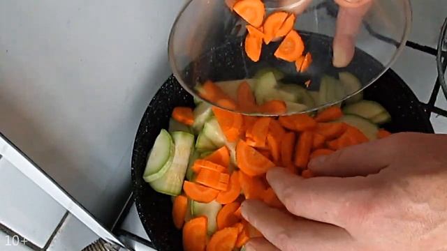 Приготовьте любимое блюдо Софи Лорен - кабачки с морковью.