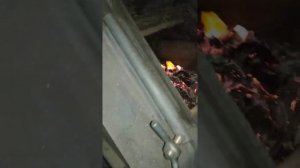 Котел Неделька ко90, через час после растопки. Как горит