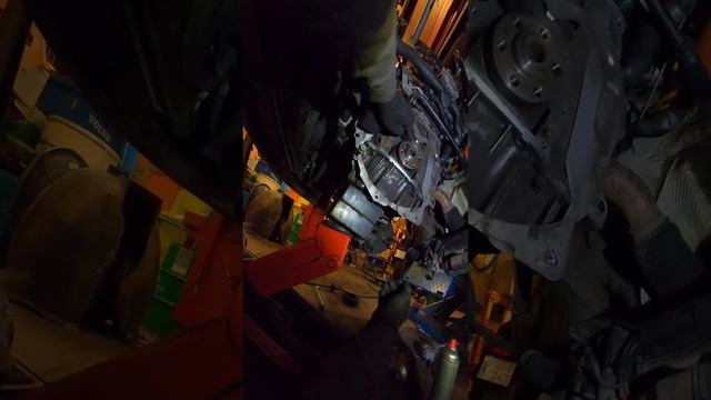 vw caddy 1.9 tdi crankshaft seal installation part 1 смотреть онлайн