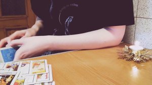 Как ко мне относится загаданный человек? (2 позиция)