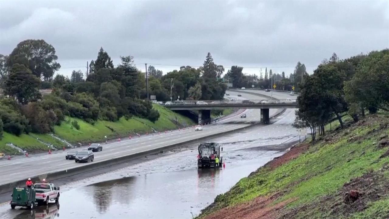 Удары стихии в разных уголках земли