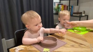 Ребенок 10 месяцев пьет воду - захлебнулся