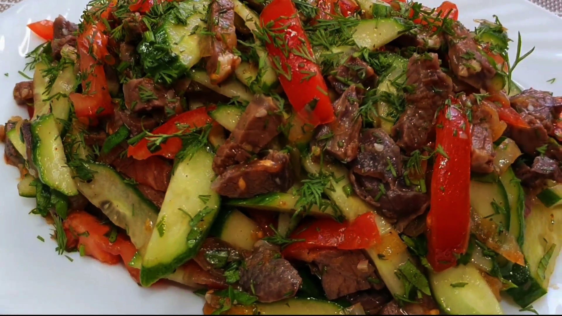 Хрустящая Закуска с мясом! Этот Салат Бесподобен! смотреть онлайн