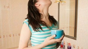 Луковая шелуха. Почему не стоит выбрасывать? Полезные свойства. Ангина, фурункул.