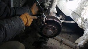 Лада гранта заклинил тормозной цилинд