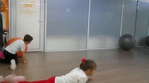 ОФП для детей от 7 лет. Варианты упражнений в зале. Работа на корпус и баланс