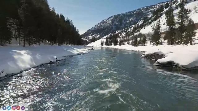 До слез красивая мелодия! Три месяца я слушала только эту музыку! Самая лучшая мелодия для души
