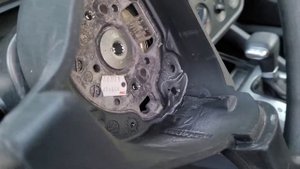 как снять руль на VW GOLF MK5 how to remove steering wheel