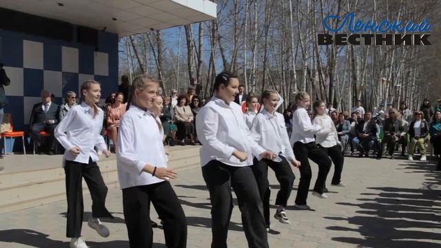 Последний звонок в школе №3 г. Ленска