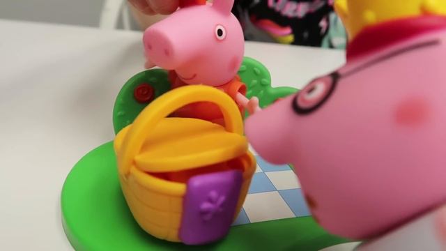 Biggest Peppa Pig Toys Surprise Egg Opening Ever with Castle Toy Surprises for Kids! смотреть онлайн