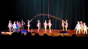 танец со скакалками .avi.flv