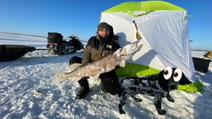 ПОДЛЁДНЫЕ МОНСТРЫ. Локки В ШОКЕ!!! ЗИМНЯЯ РЫБАЛКА С НОЧЁВКОЙ 2021