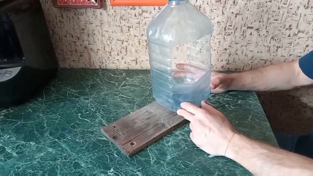 Кормушка для синичек своими руками с защитой от голубей. Делаем ее из 5-литровой пластиковой бутылк смотреть онлайн