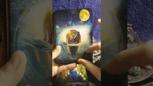 Deck review: Queen of the Moon Oracle