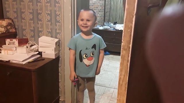 Ребёнок говорит какашки