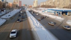 УЛИЦА ИППОДРОМСКАЯ. НОВОСИБИРСК. ДЕНЬ.