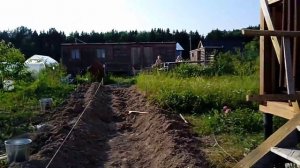 Дорожка из щебня.