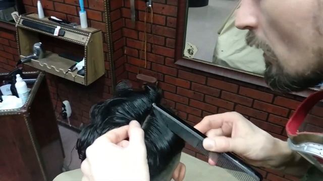 Уроки стрижки «Стрижка Помпадур»