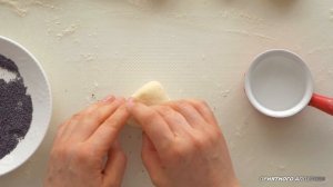 Булочки на сметане на скорую руку без дрожжей. Два способа формовки