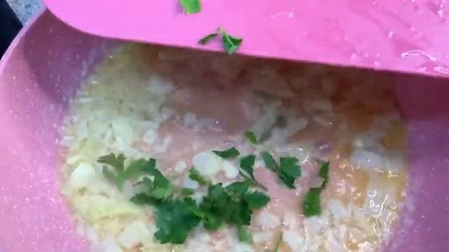 Форель запечённая с овощами под сливочно чесночным соусом!