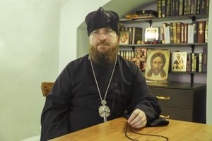 Монах в городе