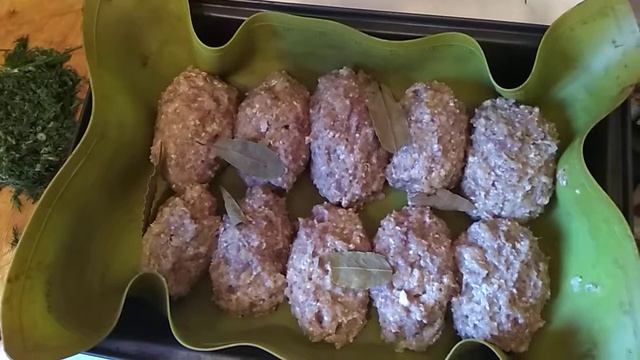Тефтели из индейки с луком и кабачкам  к обеду.