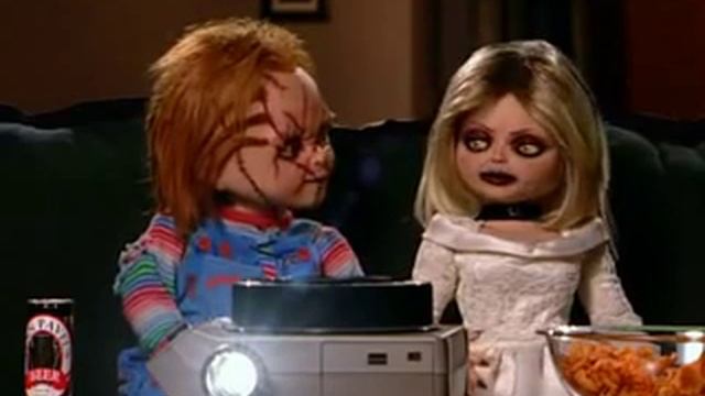 Chucky's Family Vacation Slides! смотреть онлайн