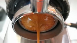 Delonghi ec685 + Bottomless portafilter 51 mm + 1Zpresso Jx pro ( 99 clicks ) + Coffee 19.2 g