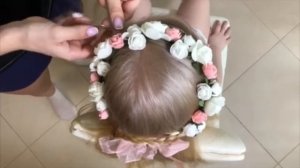 Быстрая прическа за 2 минуты / Веночек из цветов украшенный косой Прическа за две минуты девочкам