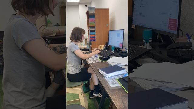 Когда замечаешь, что все, кроме тебя, работают?