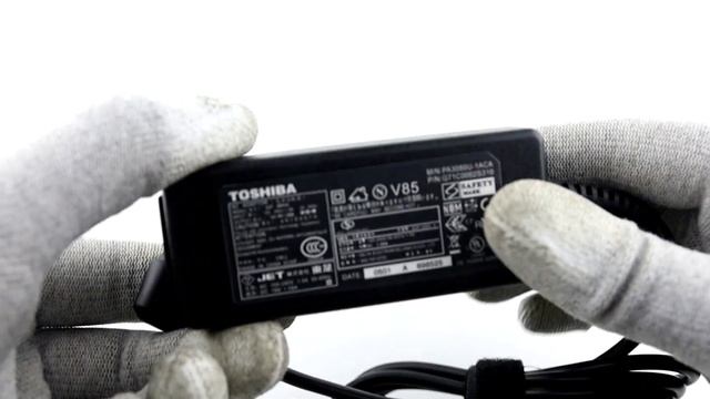 Блок питания для ноутбука Toshiba 19V 1.58A (5.5x2.5) 3pin 30W смотреть онлайн