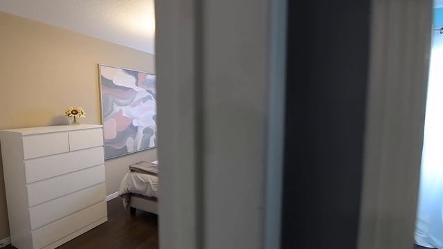 1435 Rennie St, Oshawa - Open House Video Tour смотреть онлайн