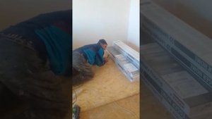 как положыть ламинат на не ровный пол