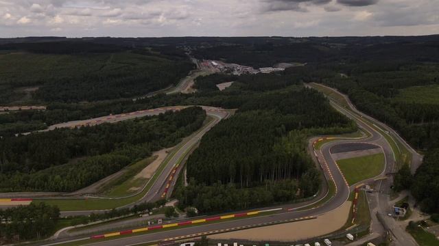 Circuit de Spa-Francorchamps | 4K | Short Film From Above смотреть онлайн