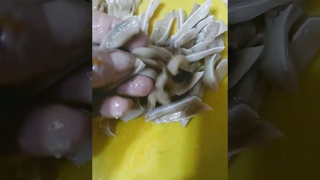 Салат из свиных ушек с морковью по корейски