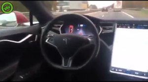 Tesla на автопилоте БЕЗ ВОДИТЕЛЯ