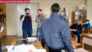Подросток в Йошкар-Оле издевается над педагогом в классе