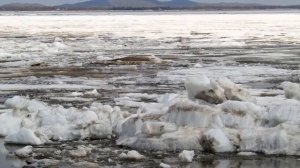 Ледоход на реке Амур 19 04 2015