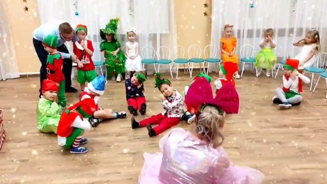 Новогодние утренники смотреть онлайн