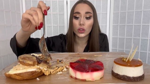 Сладкий мукбанг? ЧИЗКЕЙКИ и не только?/Прожгли дизайнерскую сумку?/Назойливые мужики? смотреть онлайн