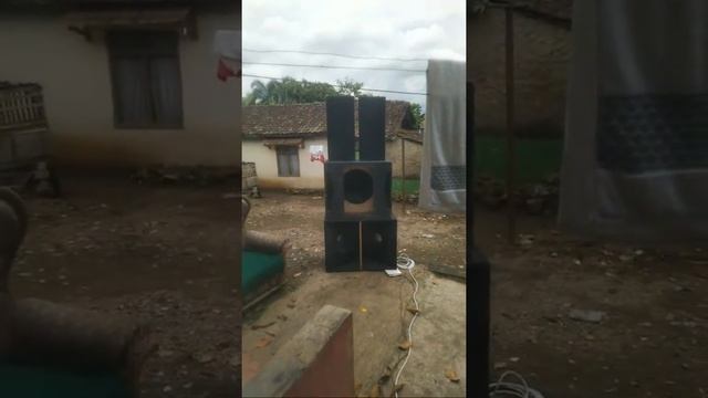 Cek Sound Satu Sayap Speaker 18 x 1 BNC 15 x 2 ACR1550 & TOTO 1575 10 x 4 TOTO Gold