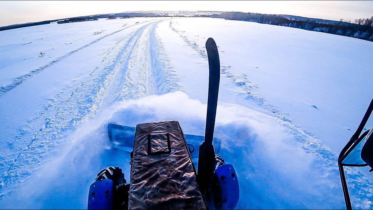 Трактор МТЗ-82.1 чистим дороги после метели. Первый выезд в новом году. смотреть онлайн