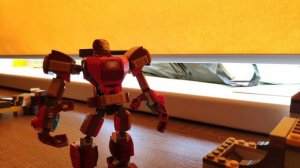 Lego анимация. Лесной монстр против робота железного человека