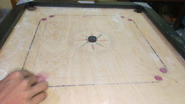 3 tricks to pocket Center coin | Carrom board trick shots | Crazy Carrom Strikes. смотреть онлайн