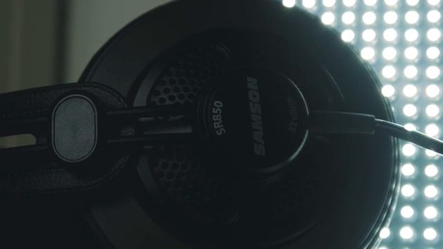 STUDIO QUALITY HEADPHONES UNDER $50? Samson SR850 review смотреть онлайн