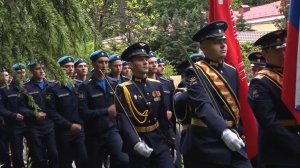 Парад Победы у дома ветеранов