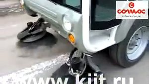 Вакуумно подметальная, уборочная машина COMAC CS 140 Подметально-уборочная машина с вакуумным всосо