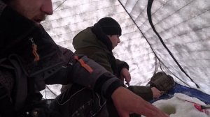 Попал на ЗИМОВАЛЬНУЮ ЯМУ ТАЕЖНОГО РУЧЬЯ!! Рыбы много скопилось! Рыбалка 2021,балансир,безмотылка.